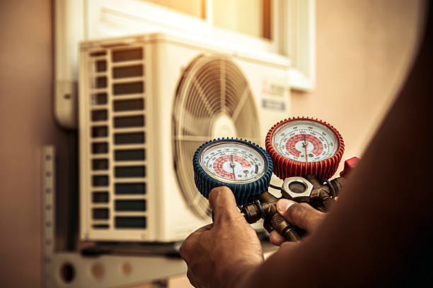 Professional Hvac technician working in Duarte, CA